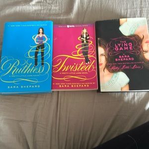 pretty little liars book saga!! 3 books included!